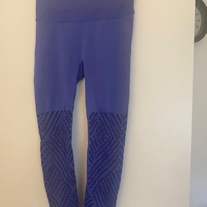 Victoria’s Secret sport purple leggings M